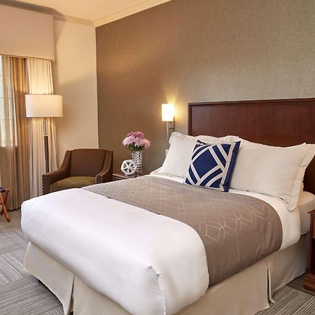 Rizzo Center, A Destination By Hyatt Hotel 查珀尔希尔 外观 照片