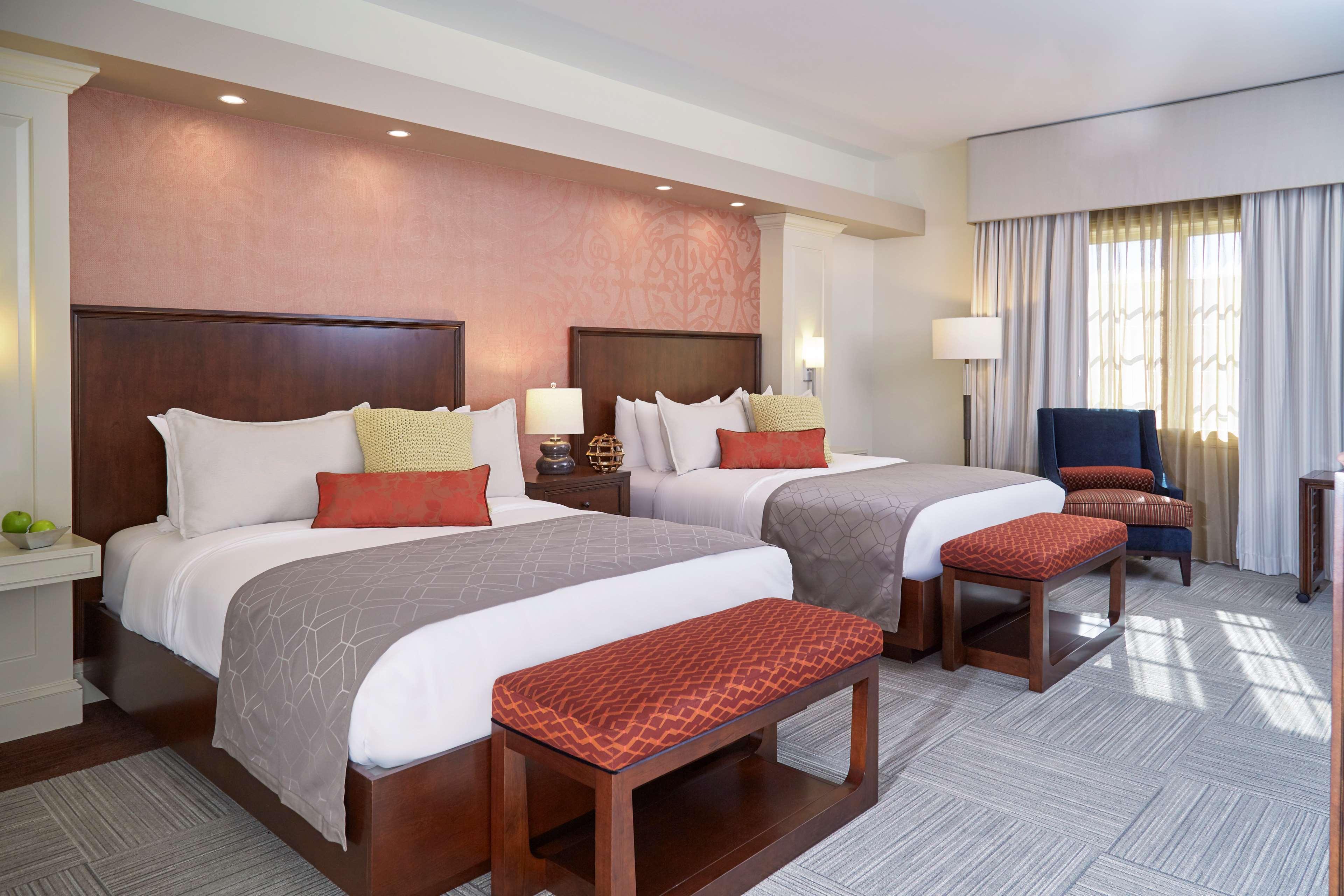 Rizzo Center, A Destination By Hyatt Hotel 查珀尔希尔 外观 照片